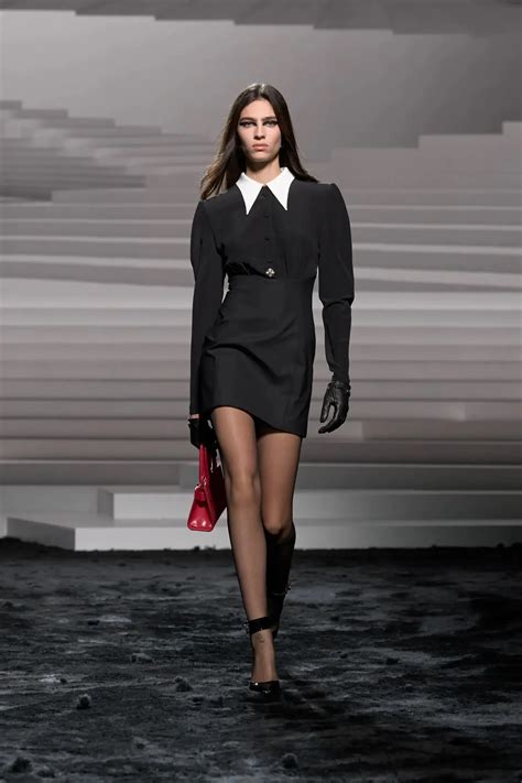 versace licenziamenti 2024|Vogue’s best looks from the Versace fall/winter 2024 show.